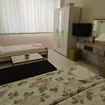 Lejlighed Aheloy Apartments *